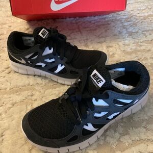 Women’s Nike Free Run 2 size 6